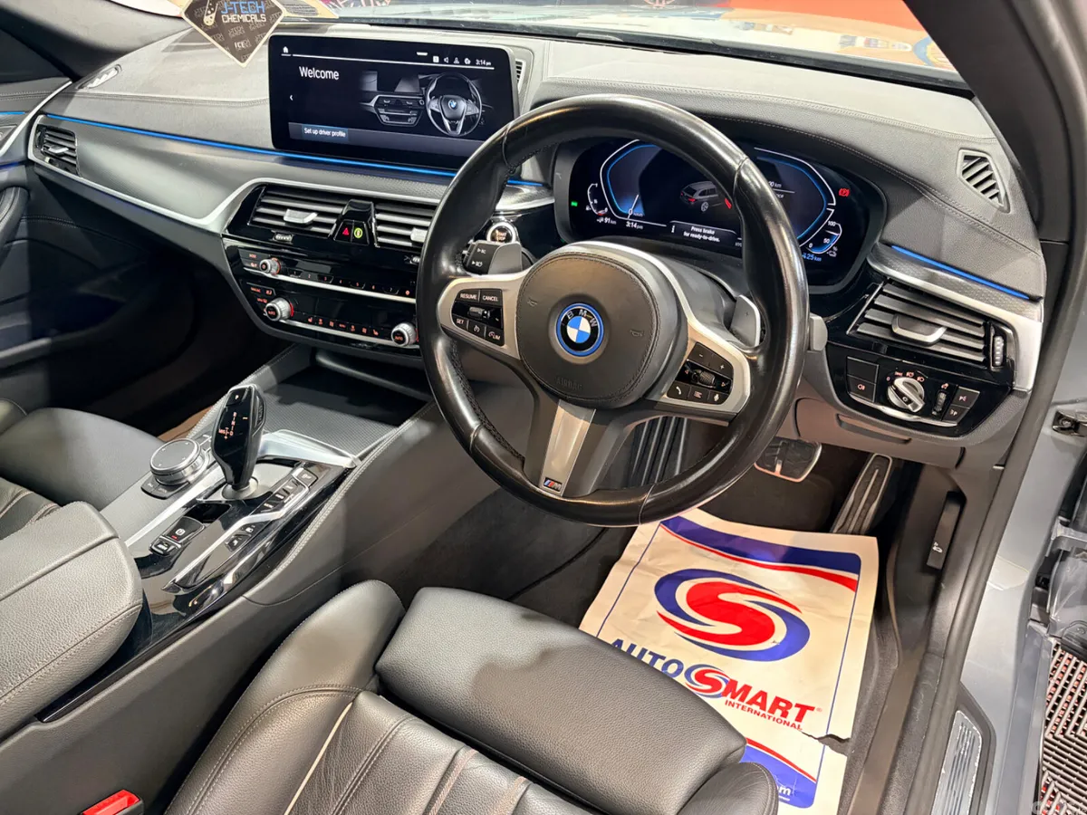 BMW 5-Series Estate, Petrol Plug-in Hybrid, 2023, Grey