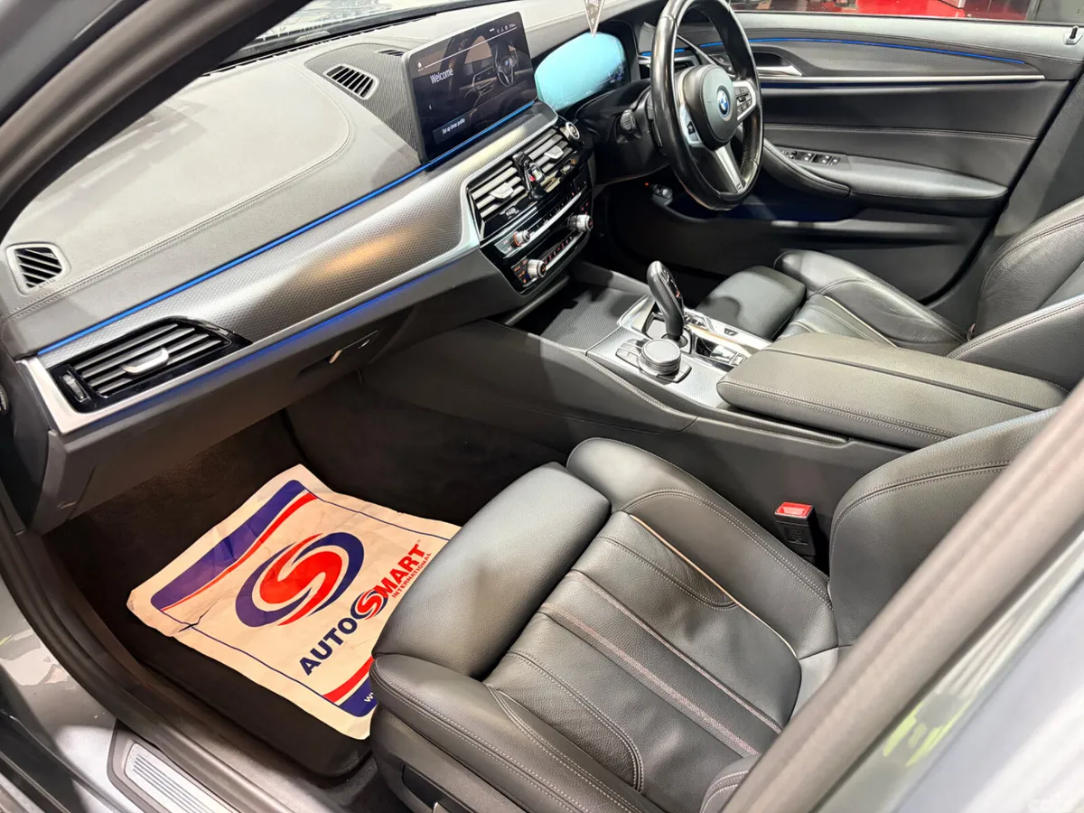 BMW 5-Series Estate, Petrol Plug-in Hybrid, 2023, Grey