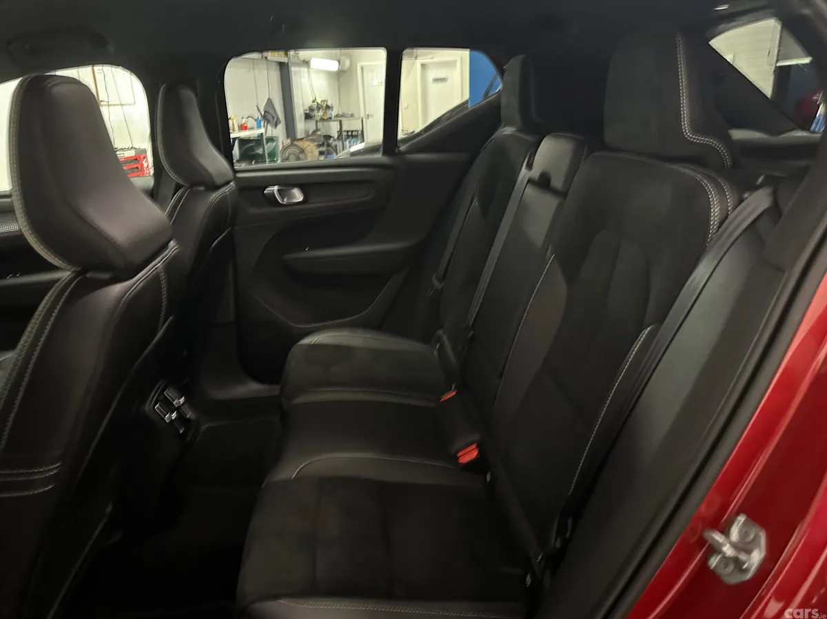 Volvo XC40 SUV, Diesel, 2019, Red