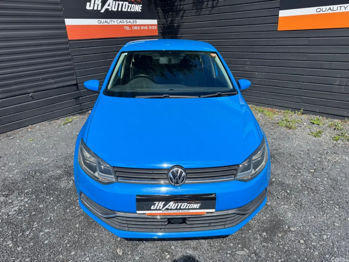 Volkswagen Polo Hatchback, Petrol, 2015, Blue