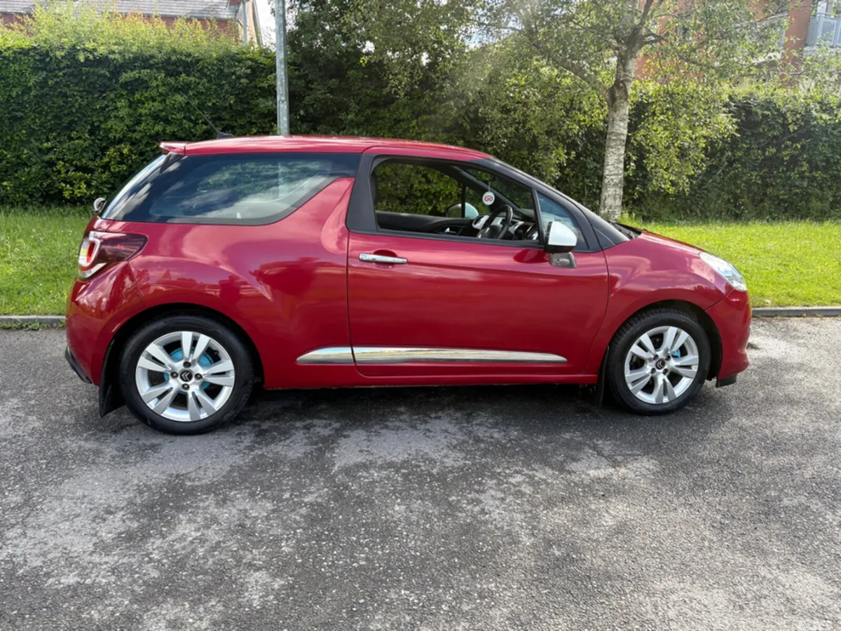 Citroen DS 3 Hatchback, Petrol, 2015, Red