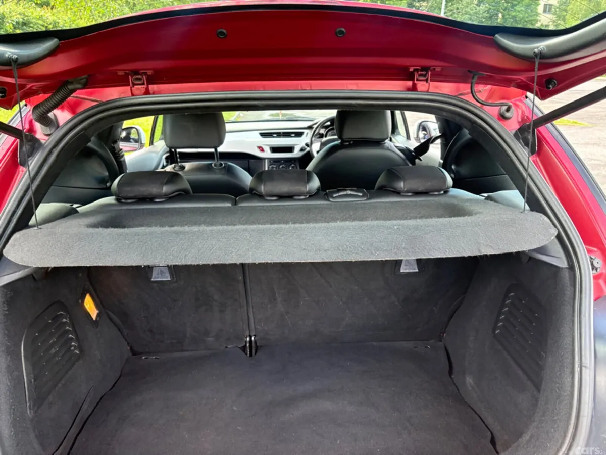 Citroen DS 3 Hatchback, Petrol, 2015, Red