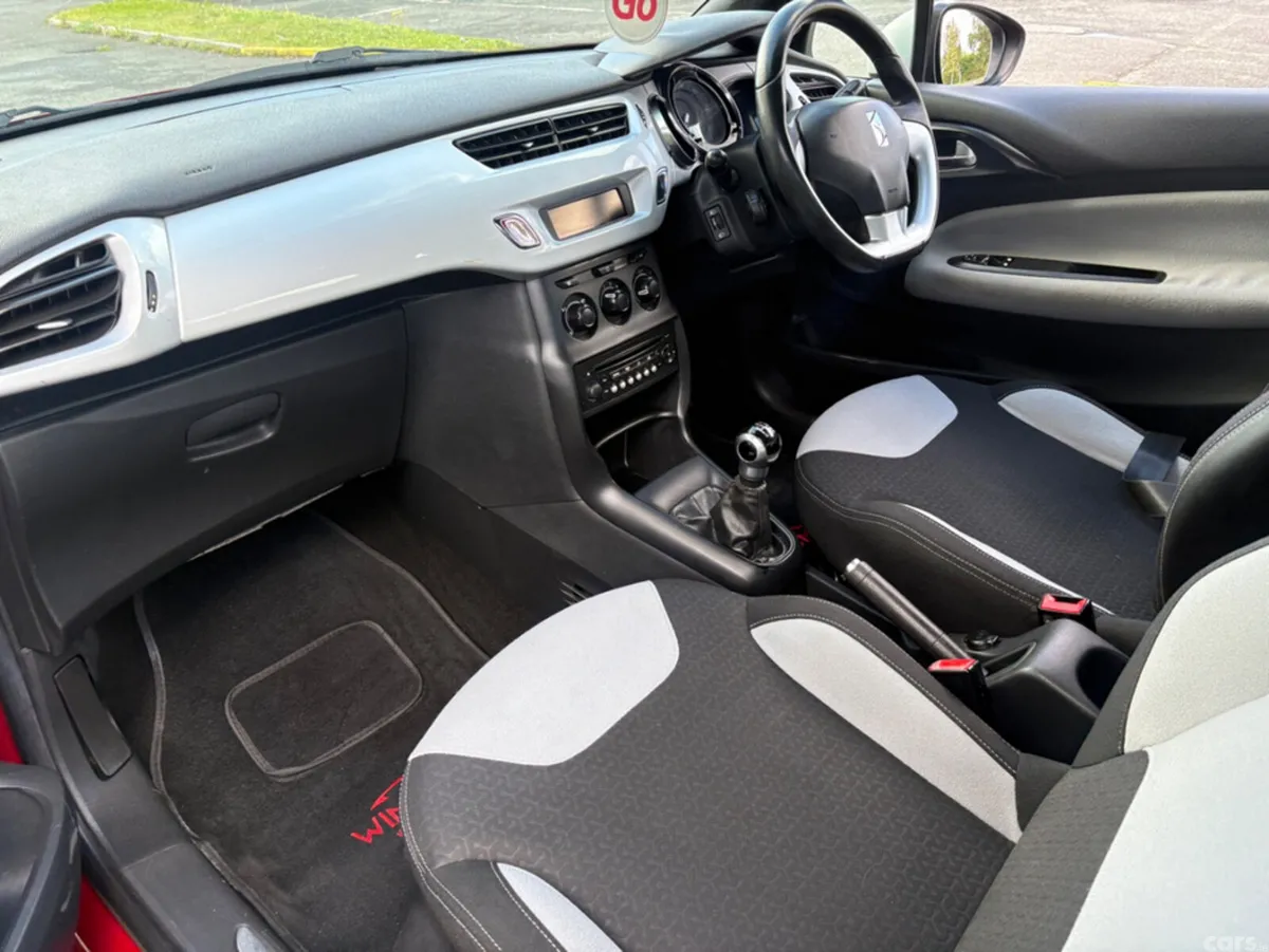 Citroen DS 3 Hatchback, Petrol, 2015, Red