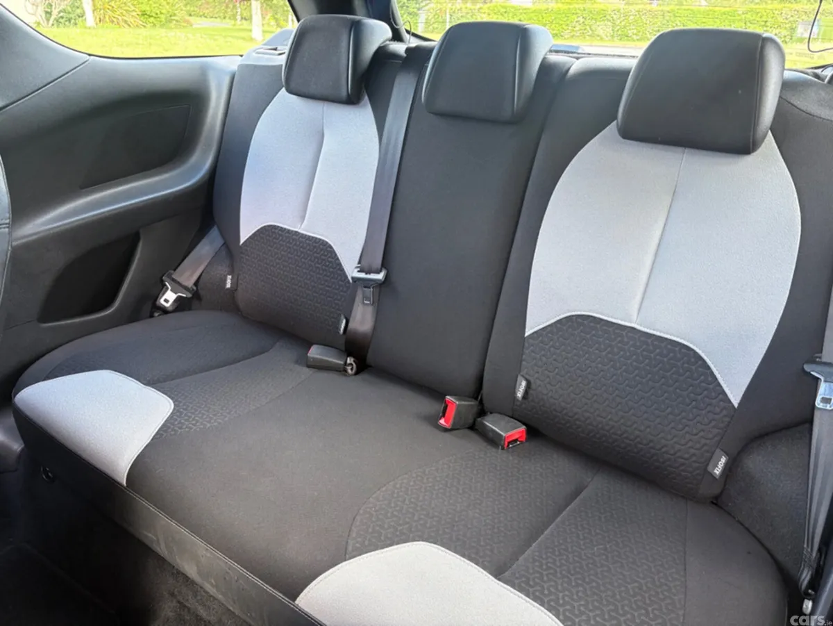 Citroen DS 3 Hatchback, Petrol, 2015, Red
