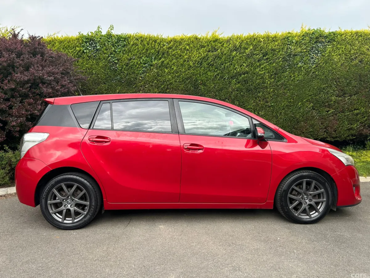 Toyota Verso MPV, Diesel, 2015, Red