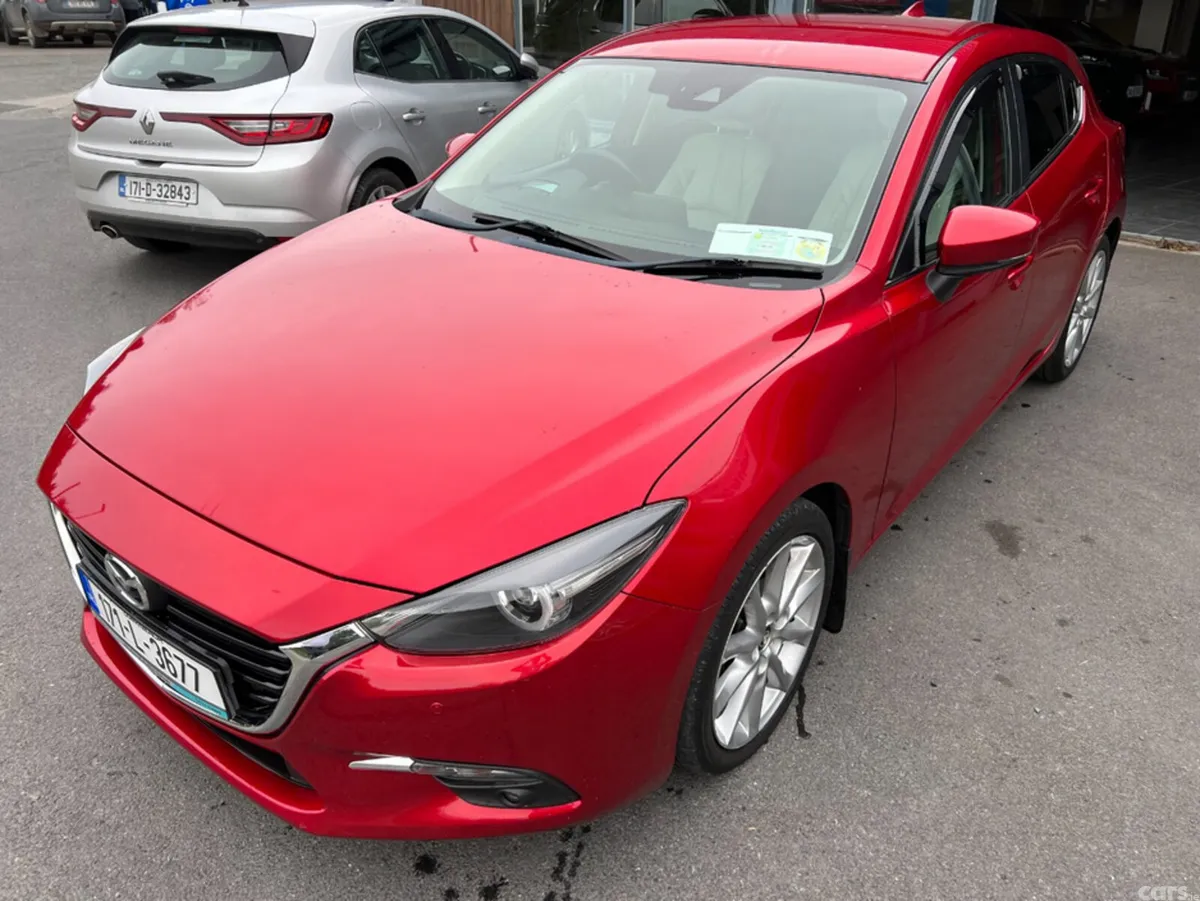 Mazda Mazda3 Hatchback, Diesel, 2017, Red
