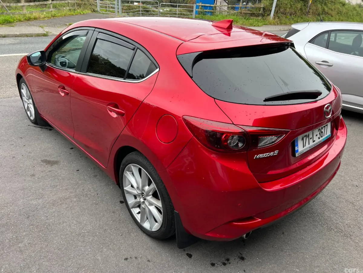 Mazda Mazda3 Hatchback, Diesel, 2017, Red