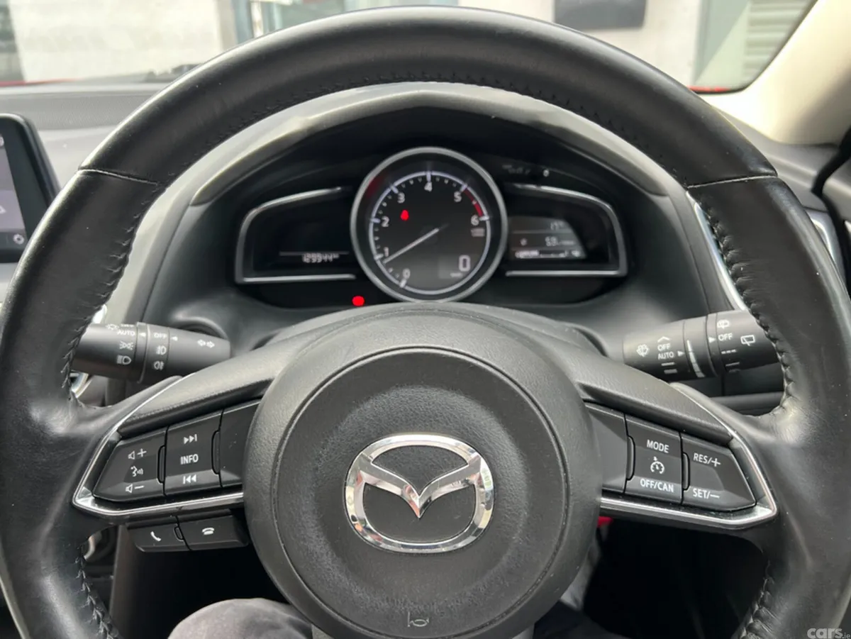Mazda Mazda3 Hatchback, Diesel, 2017, Red