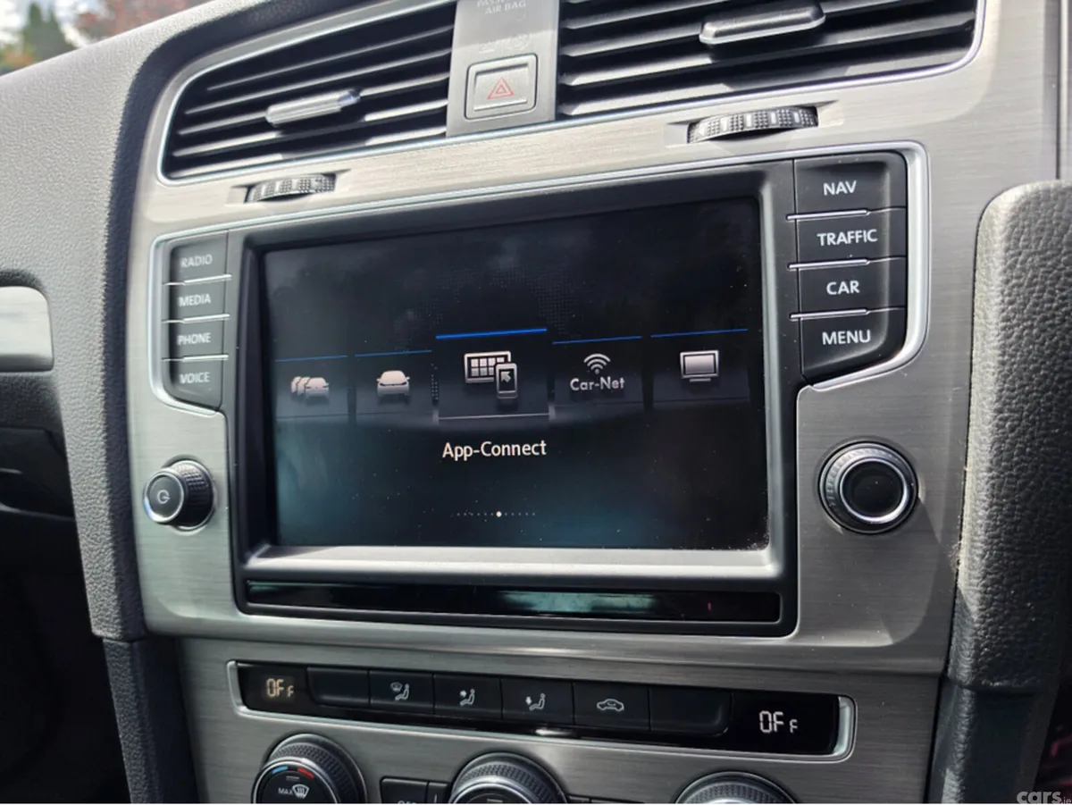 Volkswagen Golf Hatchback, Petrol, 2017, Silver