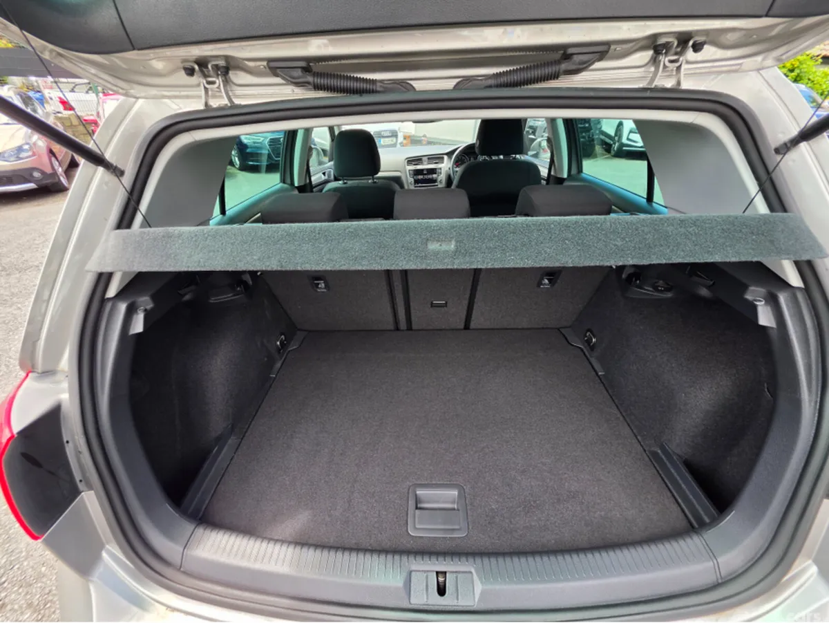 Volkswagen Golf Hatchback, Petrol, 2017, Silver