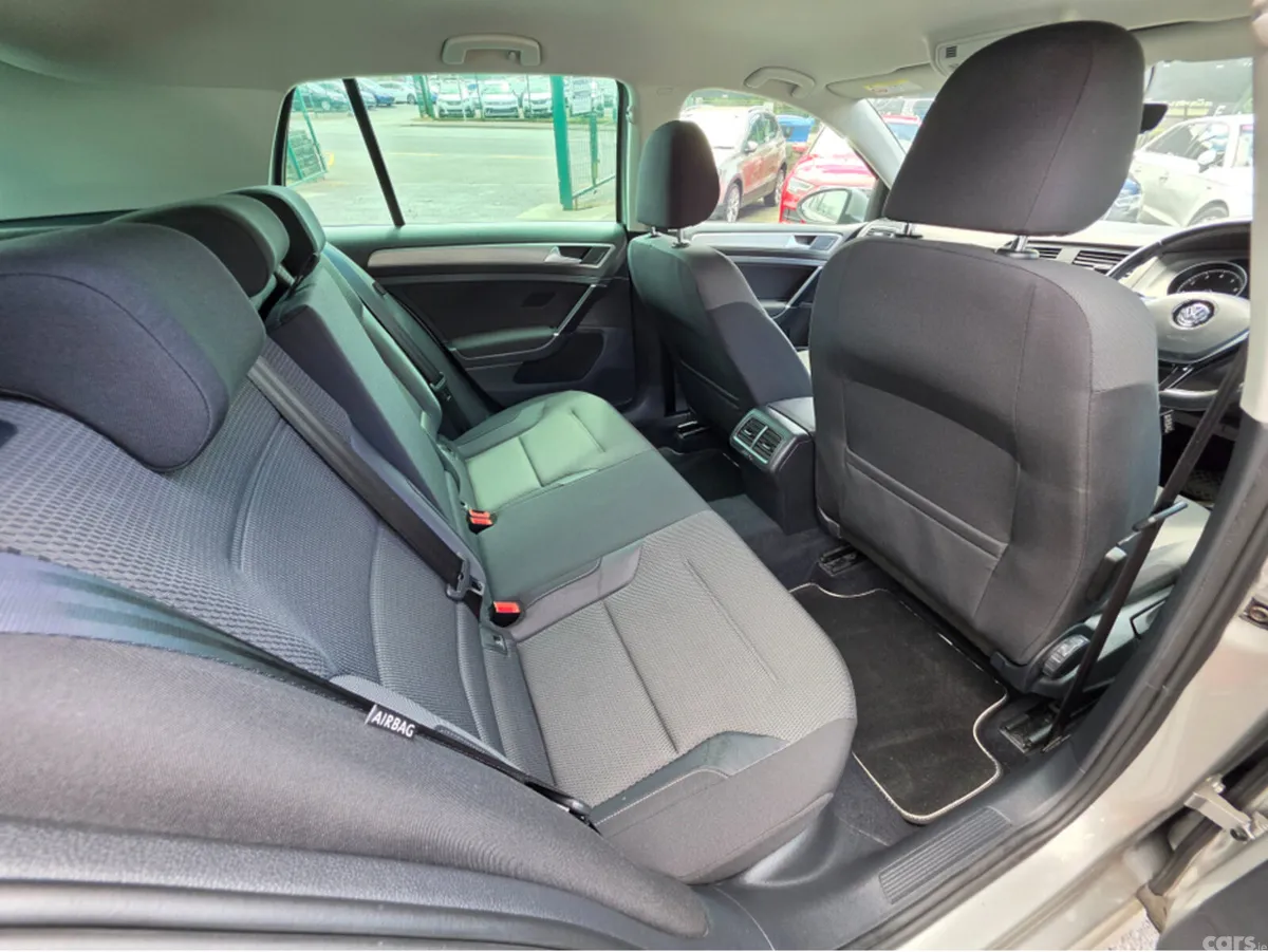 Volkswagen Golf Hatchback, Petrol, 2017, Silver