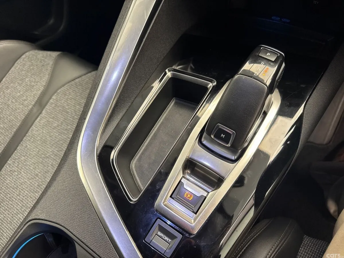 Peugeot 3008 MPV, Diesel, 2020, Black