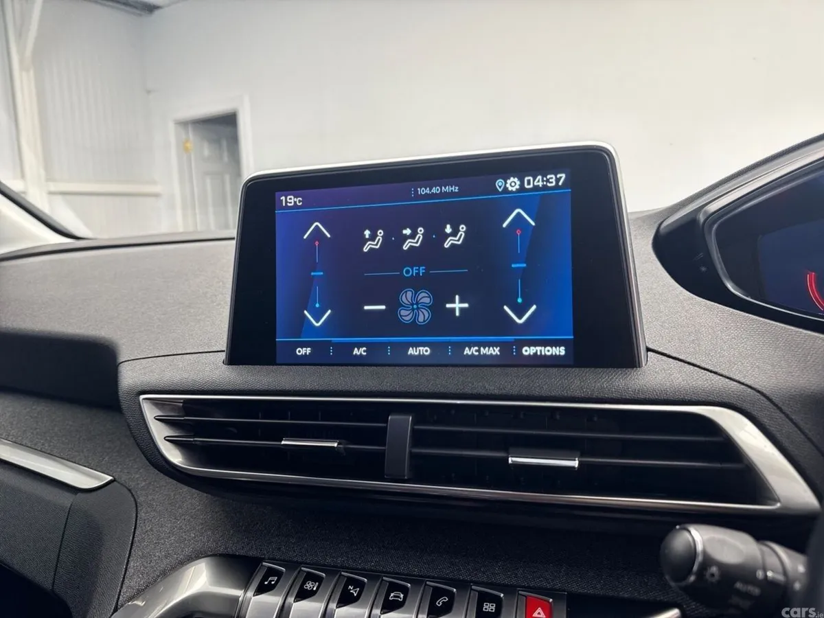 Peugeot 3008 MPV, Diesel, 2020, Black