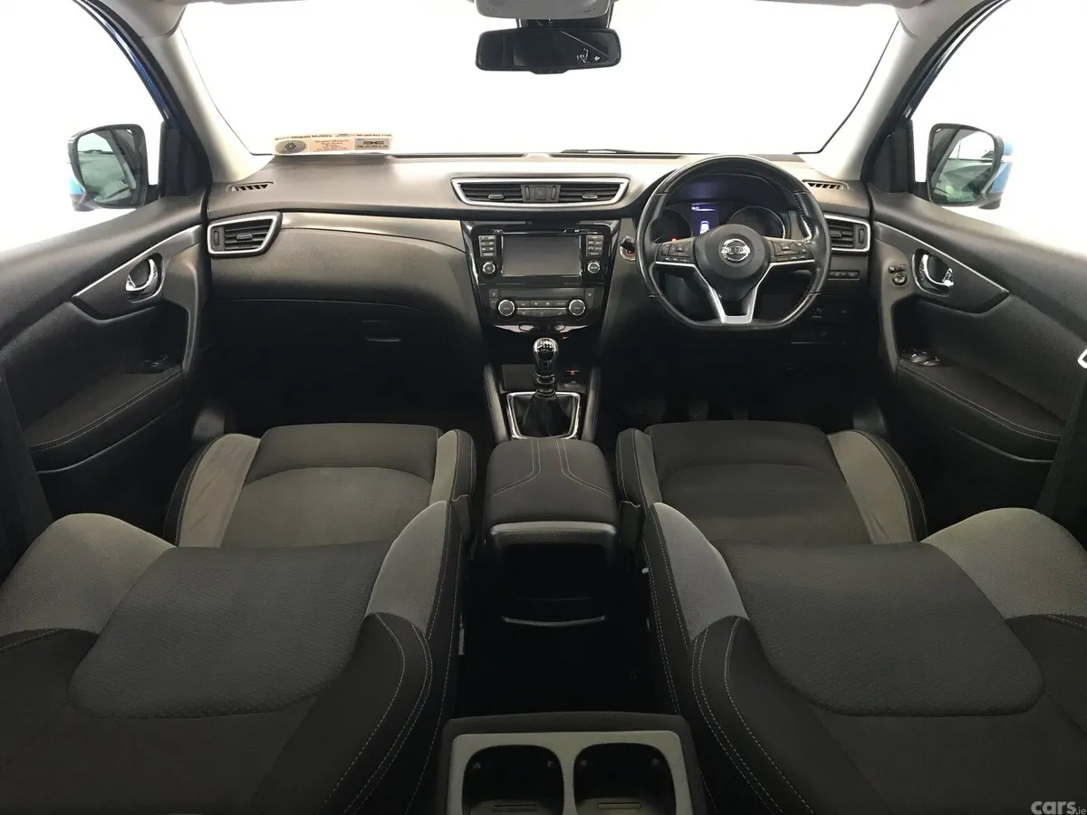 Nissan Qashqai Hatchback, Diesel, 2018, Blue