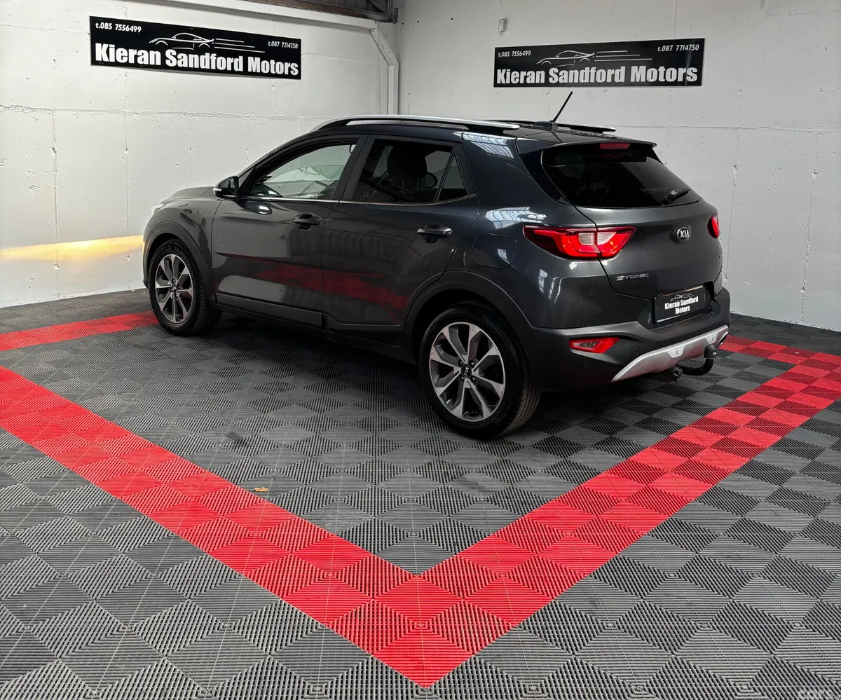 Kia Stonic Estate/Jeep, Diesel, 2018, Grey