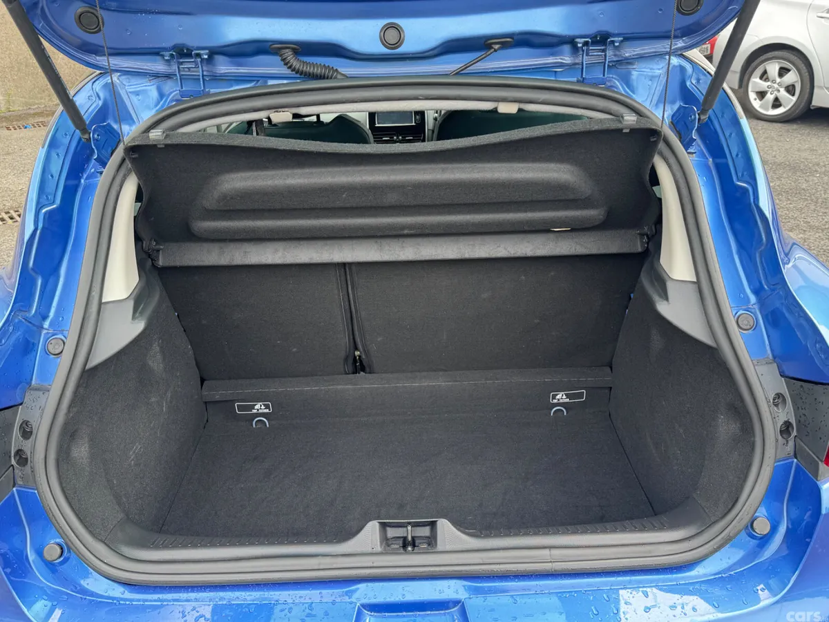 Renault Clio Hatchback, Petrol, 2015, Blue