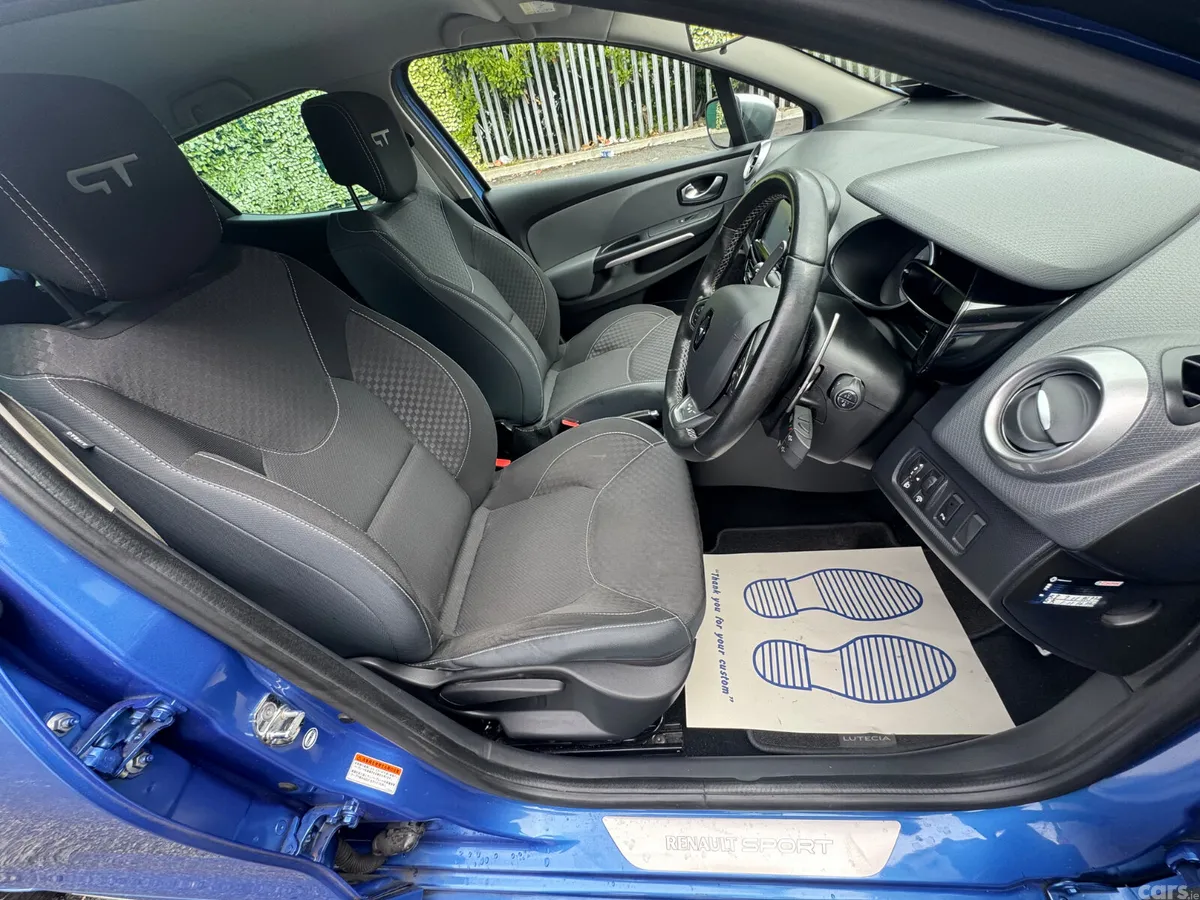 Renault Clio Hatchback, Petrol, 2015, Blue