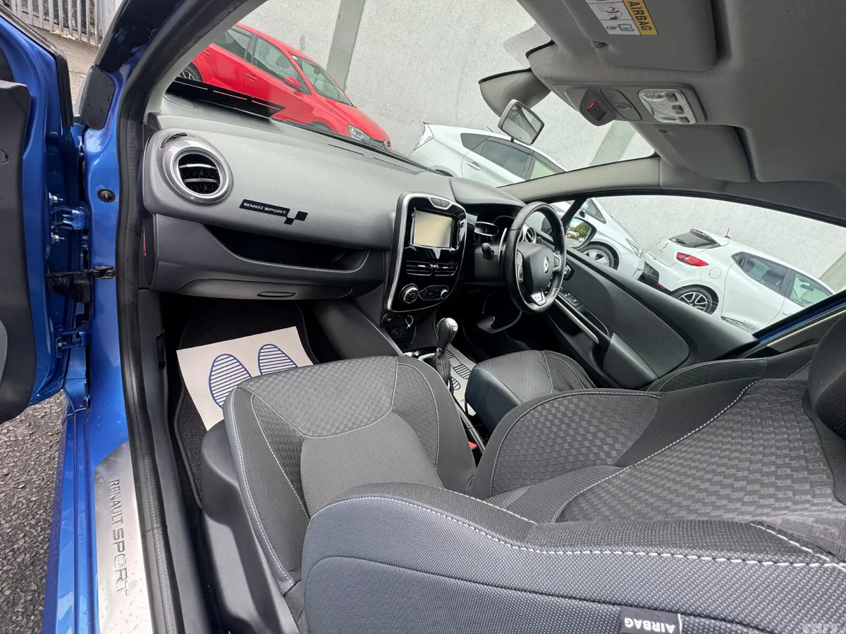 Renault Clio Hatchback, Petrol, 2015, Blue