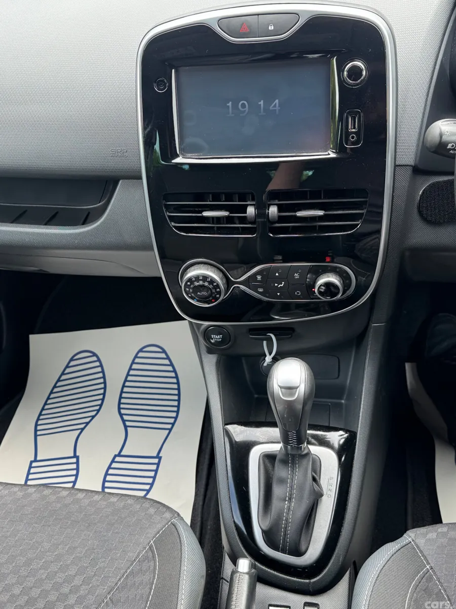 Renault Clio Hatchback, Petrol, 2015, Blue