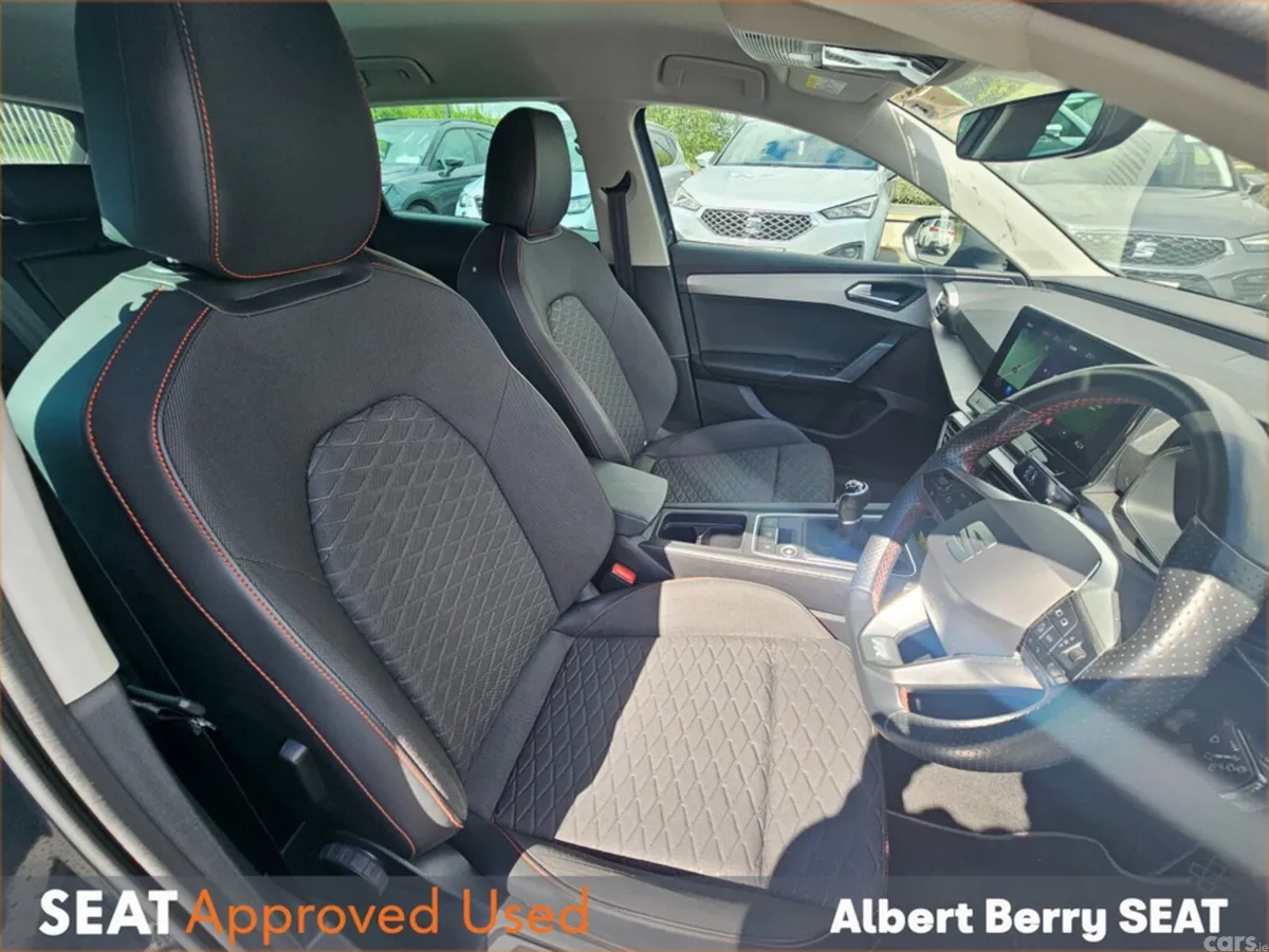 SEAT Leon Hatchback, Diesel, 2023, Grey