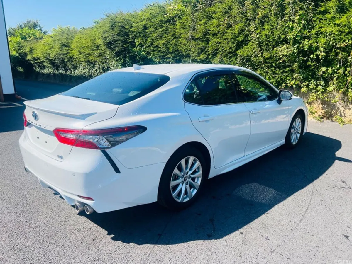 Toyota Camry Saloon, Petrol Hybrid, 2023, White