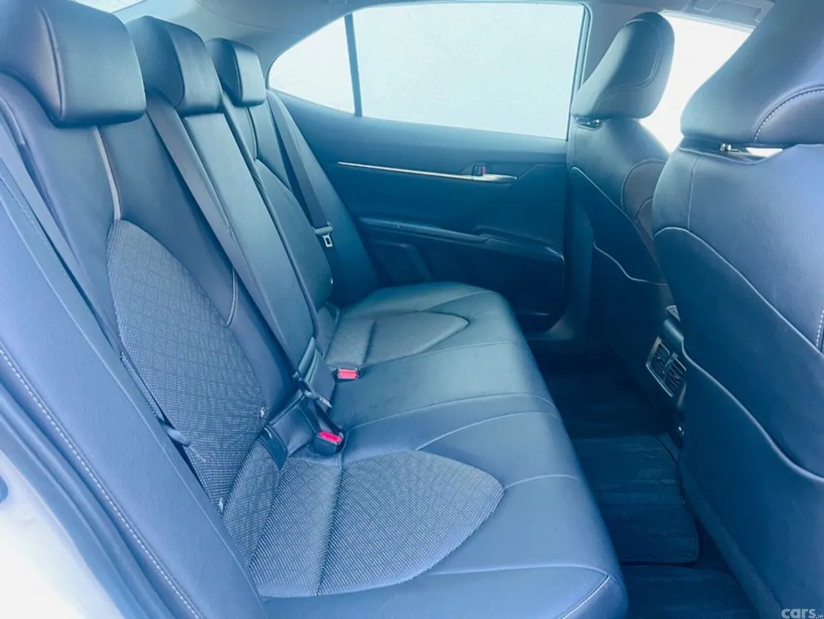 Toyota Camry Saloon, Petrol Hybrid, 2023, White