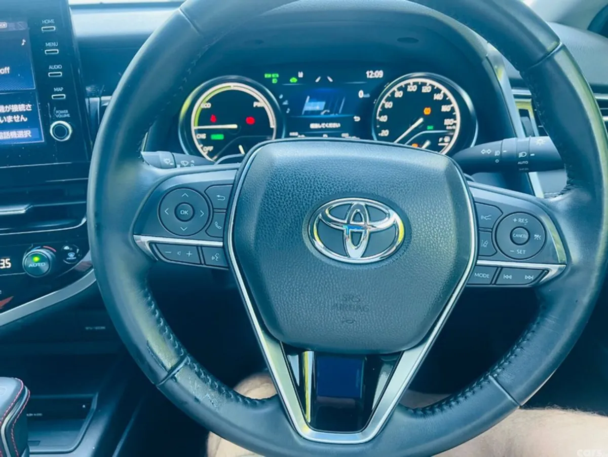 Toyota Camry Saloon, Petrol Hybrid, 2023, White