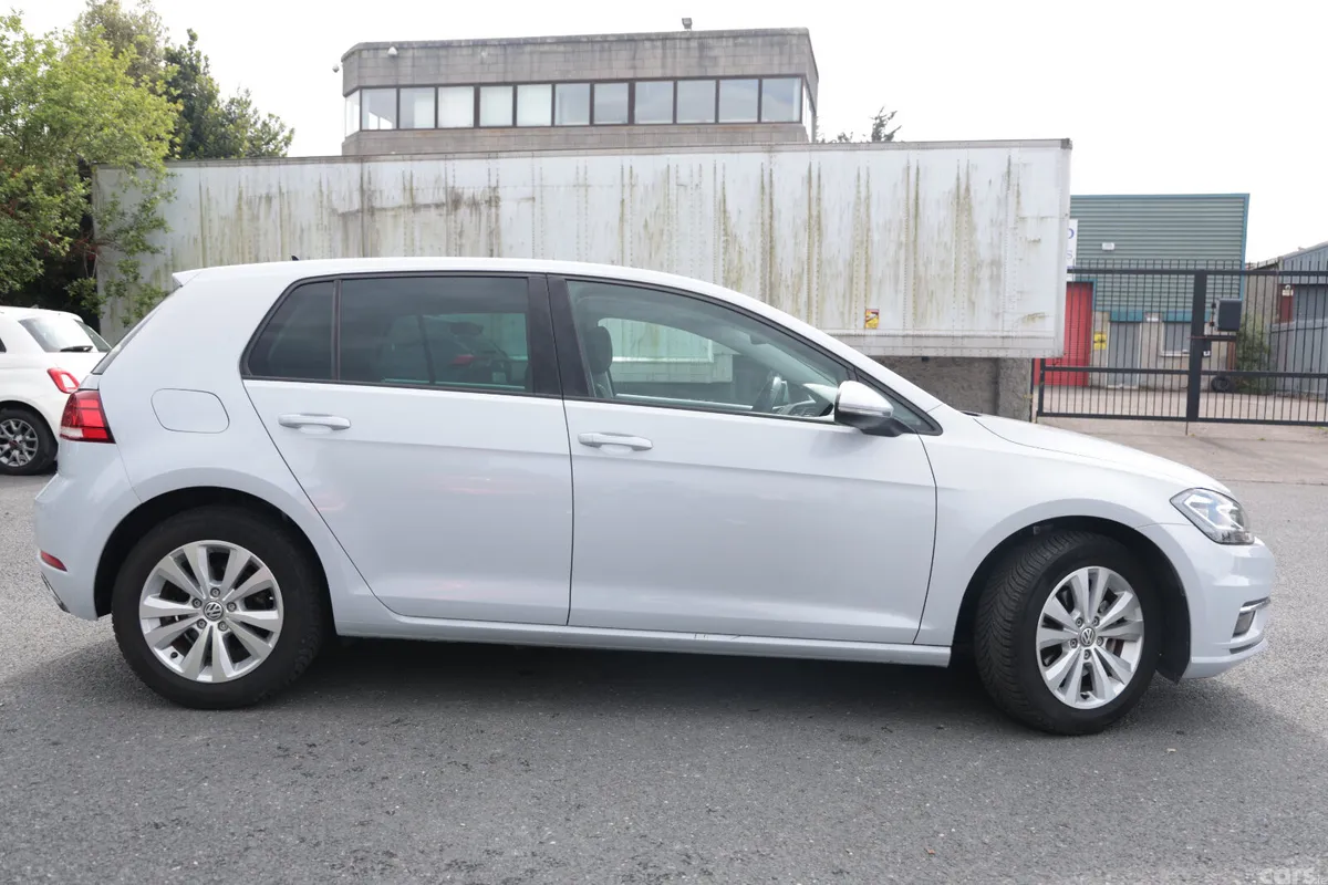 Volkswagen Golf Hatchback, Petrol, 2017, White