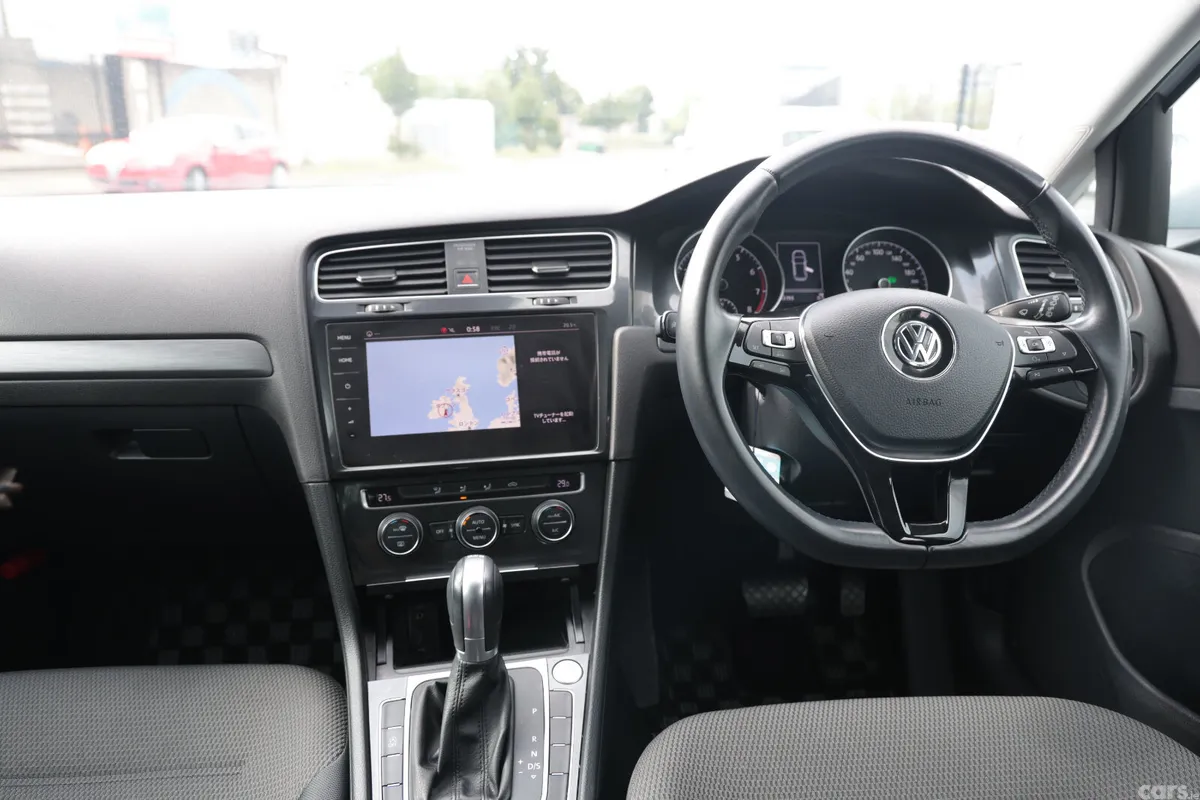 Volkswagen Golf Hatchback, Petrol, 2017, White
