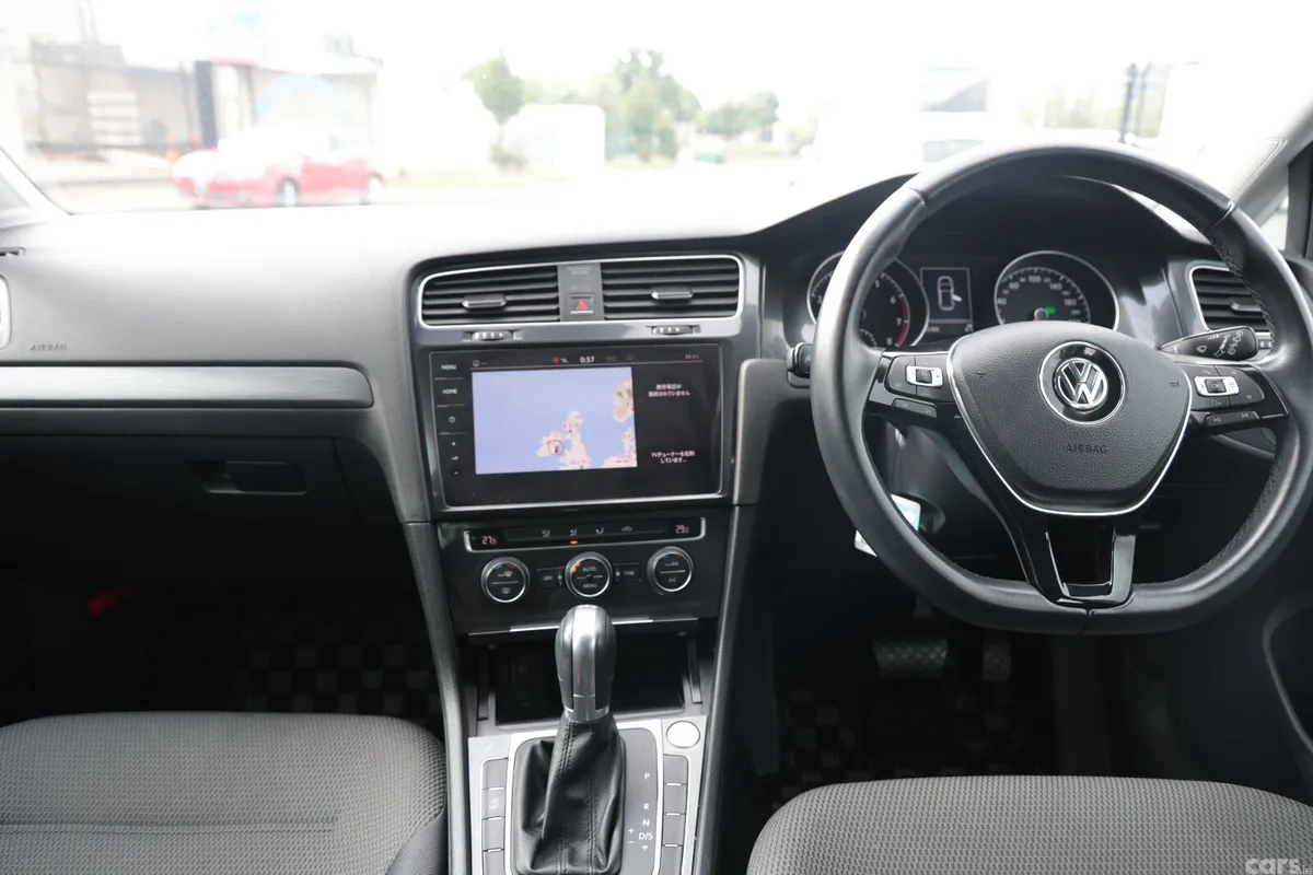 Volkswagen Golf Hatchback, Petrol, 2017, White
