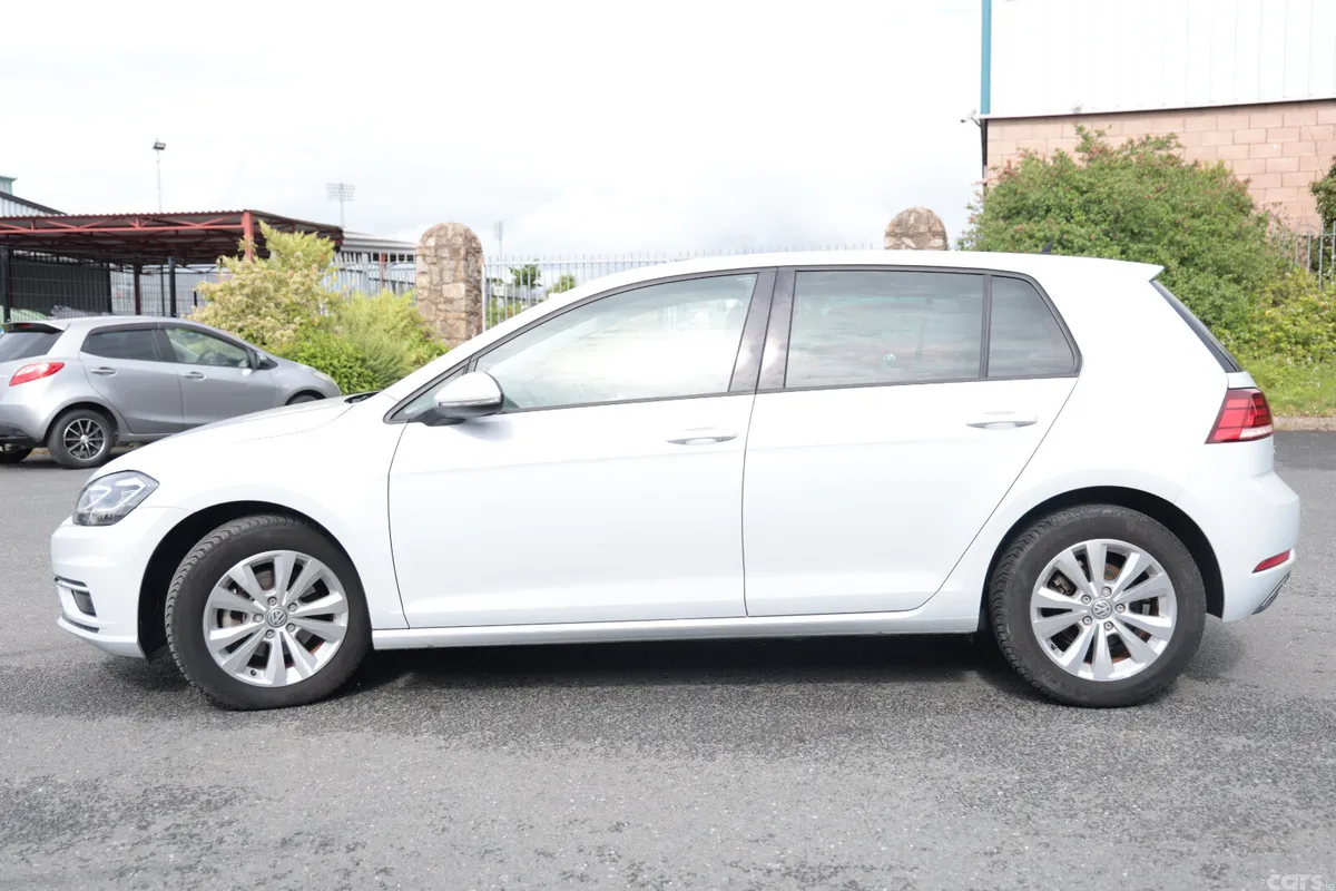 Volkswagen Golf Hatchback, Petrol, 2017, White