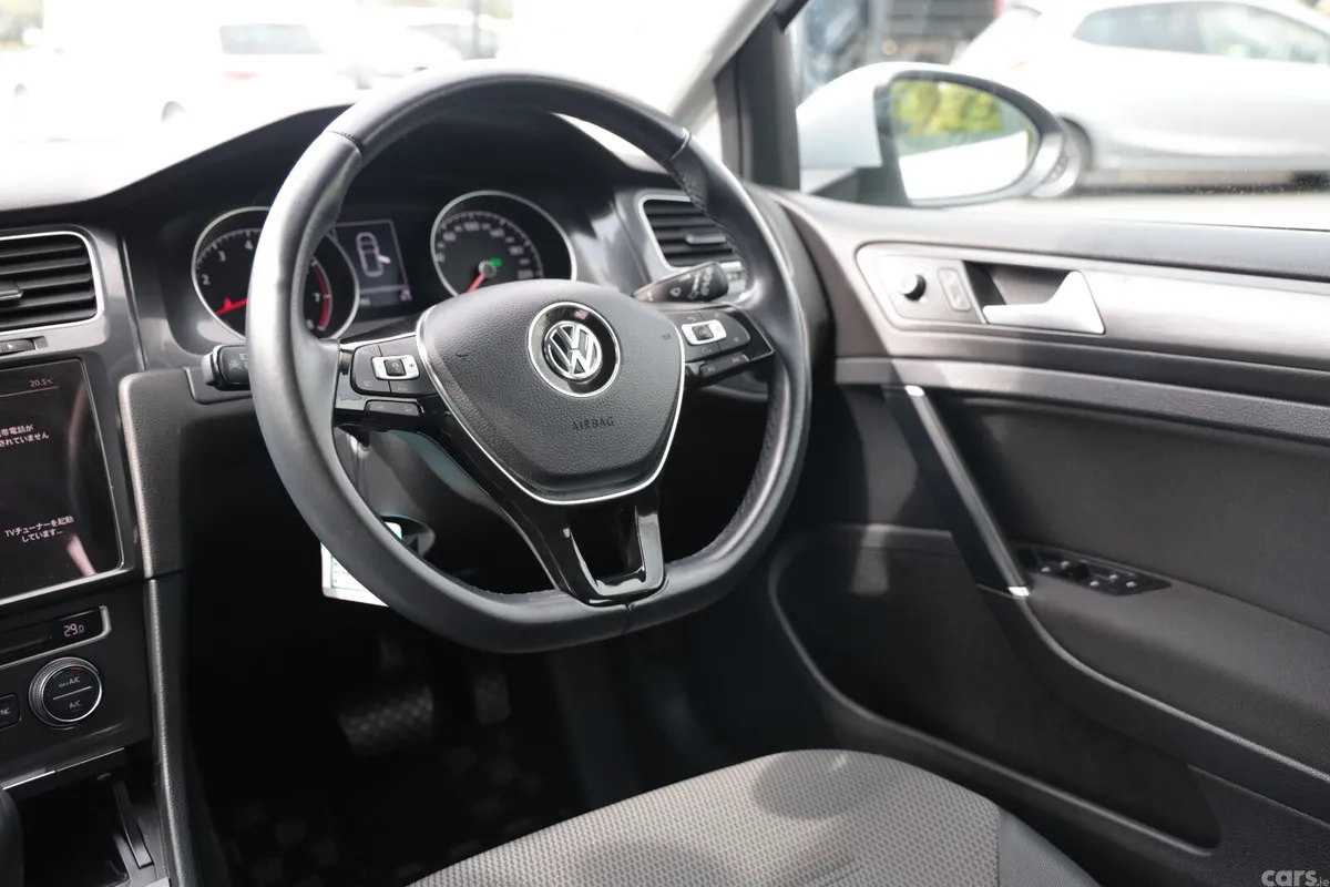 Volkswagen Golf Hatchback, Petrol, 2017, White