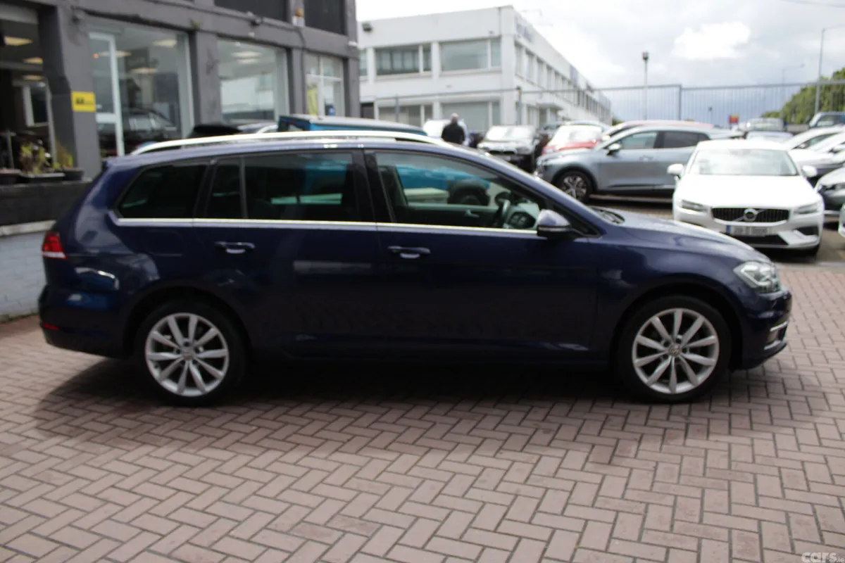 Volkswagen Golf Estate, Petrol, 2019, Blue