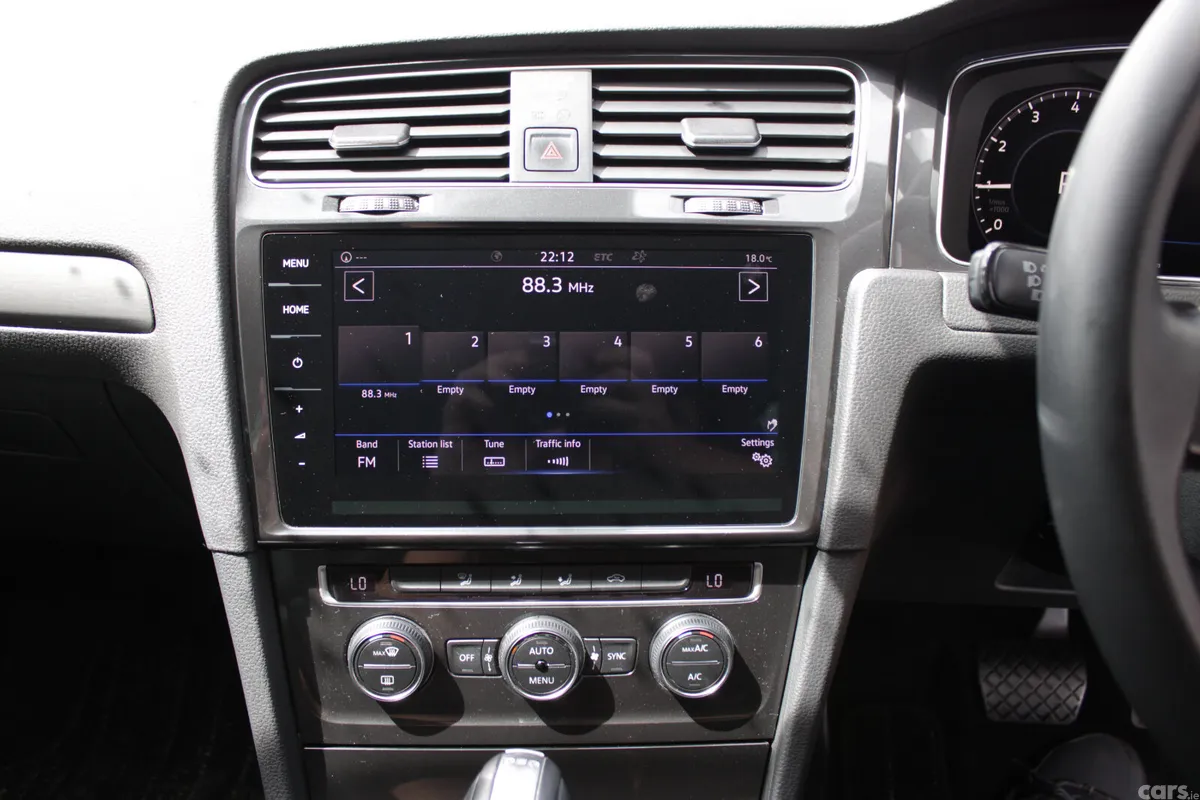 Volkswagen Golf Estate, Petrol, 2019, Blue