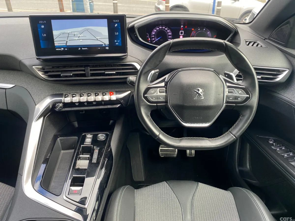 Peugeot 3008 MPV, Diesel, 2023, Red