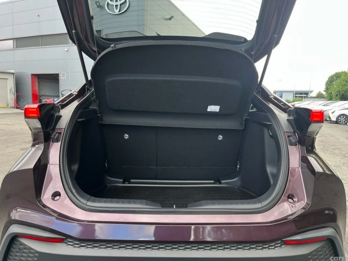 Toyota C-HR SUV, Petrol Hybrid, 2024, Purple