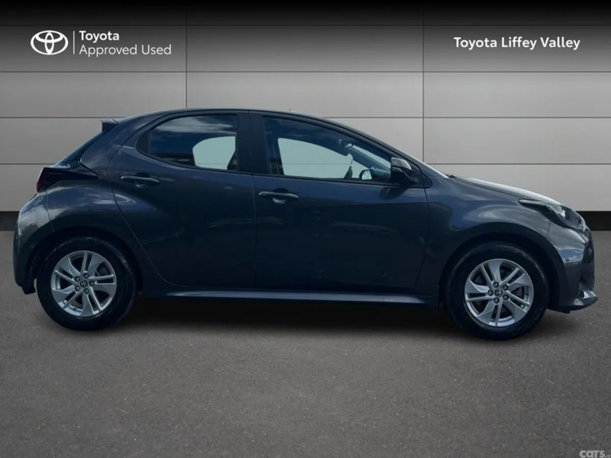 Toyota Yaris Hatchback, Petrol Hybrid, 2024, Grey