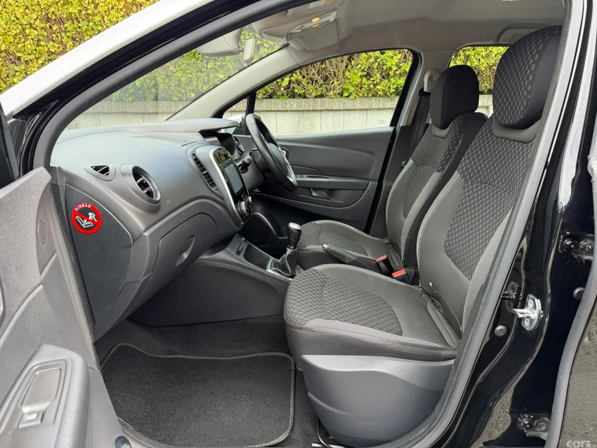 Renault Captur Hatchback, Petrol, 2018, Black