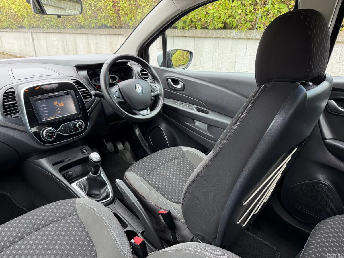 Renault Captur Hatchback, Petrol, 2018, Black