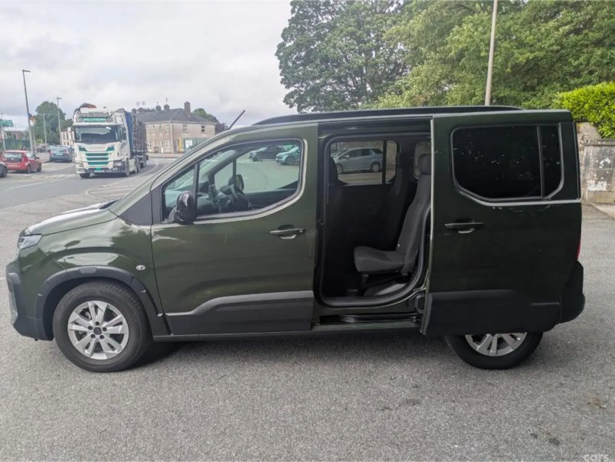 Peugeot Rifter MPV, Diesel, 2025, Green