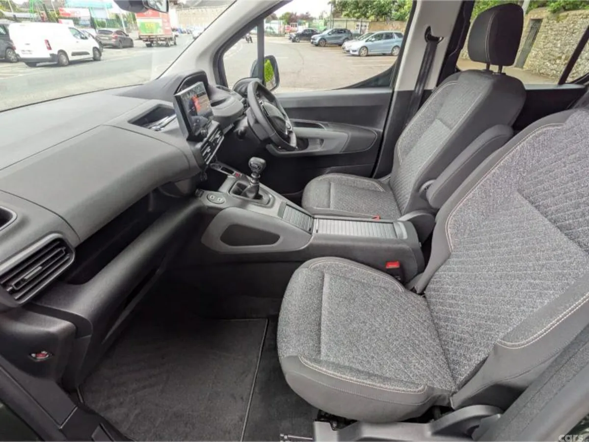 Peugeot Rifter MPV, Diesel, 2025, Green