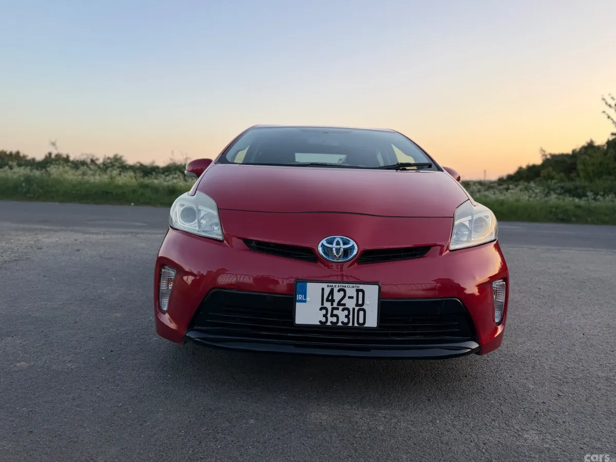 Toyota Prius Saloon, Petrol Hybrid, 2014, Red