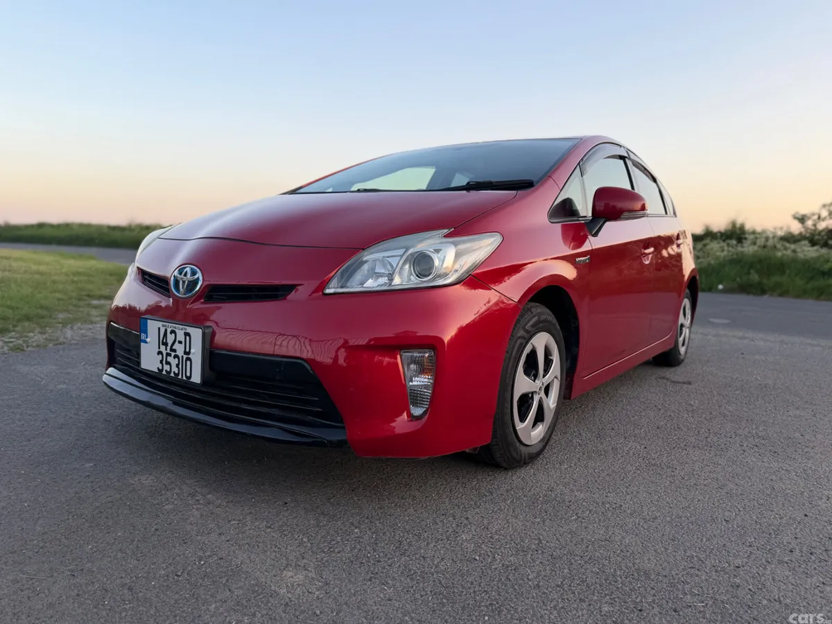 Toyota Prius Saloon, Petrol Hybrid, 2014, Red