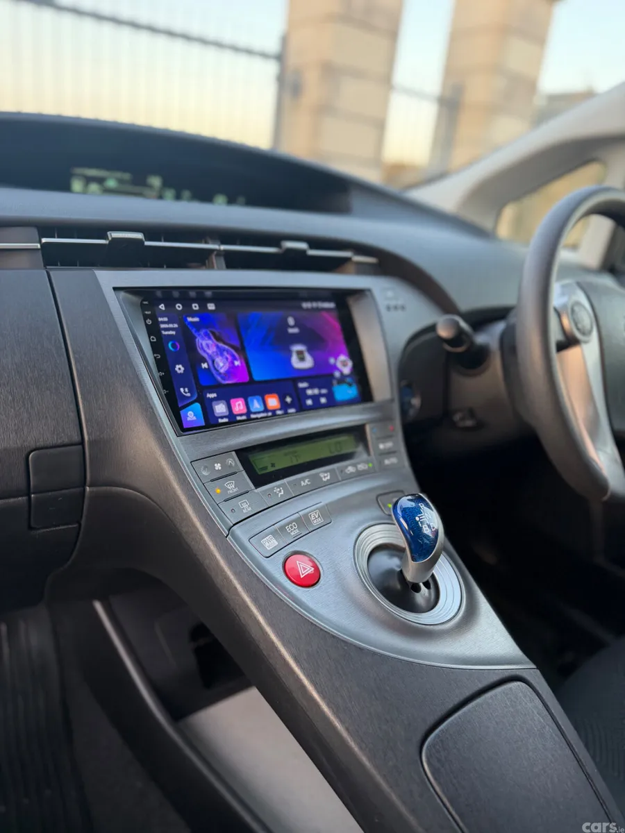 Toyota Prius Saloon, Petrol Hybrid, 2014, Red