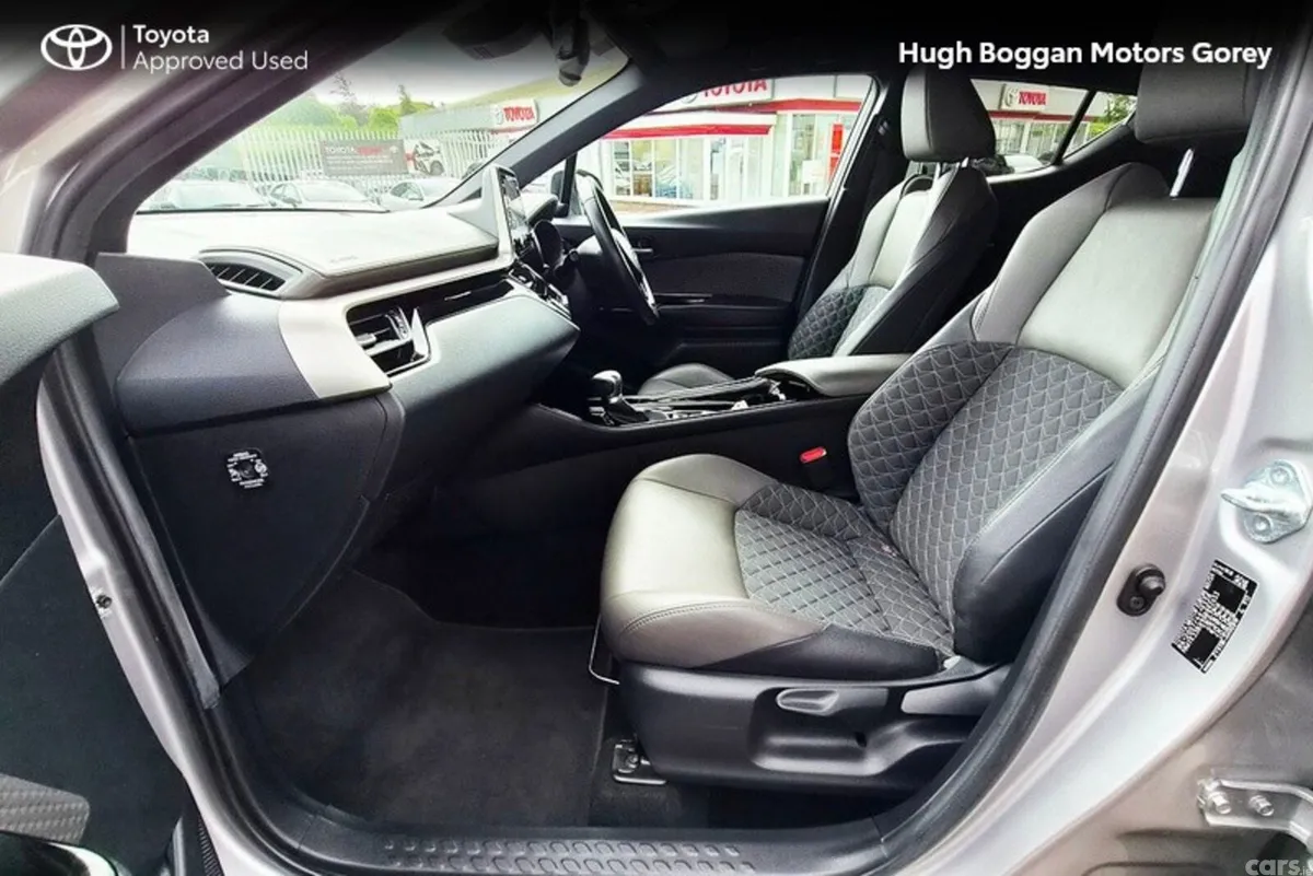 Toyota C-HR SUV, Petrol Hybrid, 2021, Grey