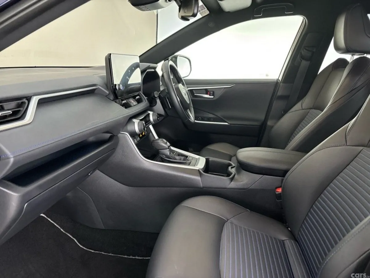 Toyota RAV4 SUV, Petrol Hybrid, 2024, Blue