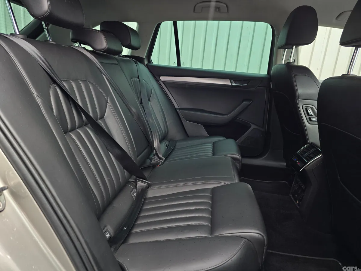 Skoda Superb Estate, Diesel, 2018, Grey