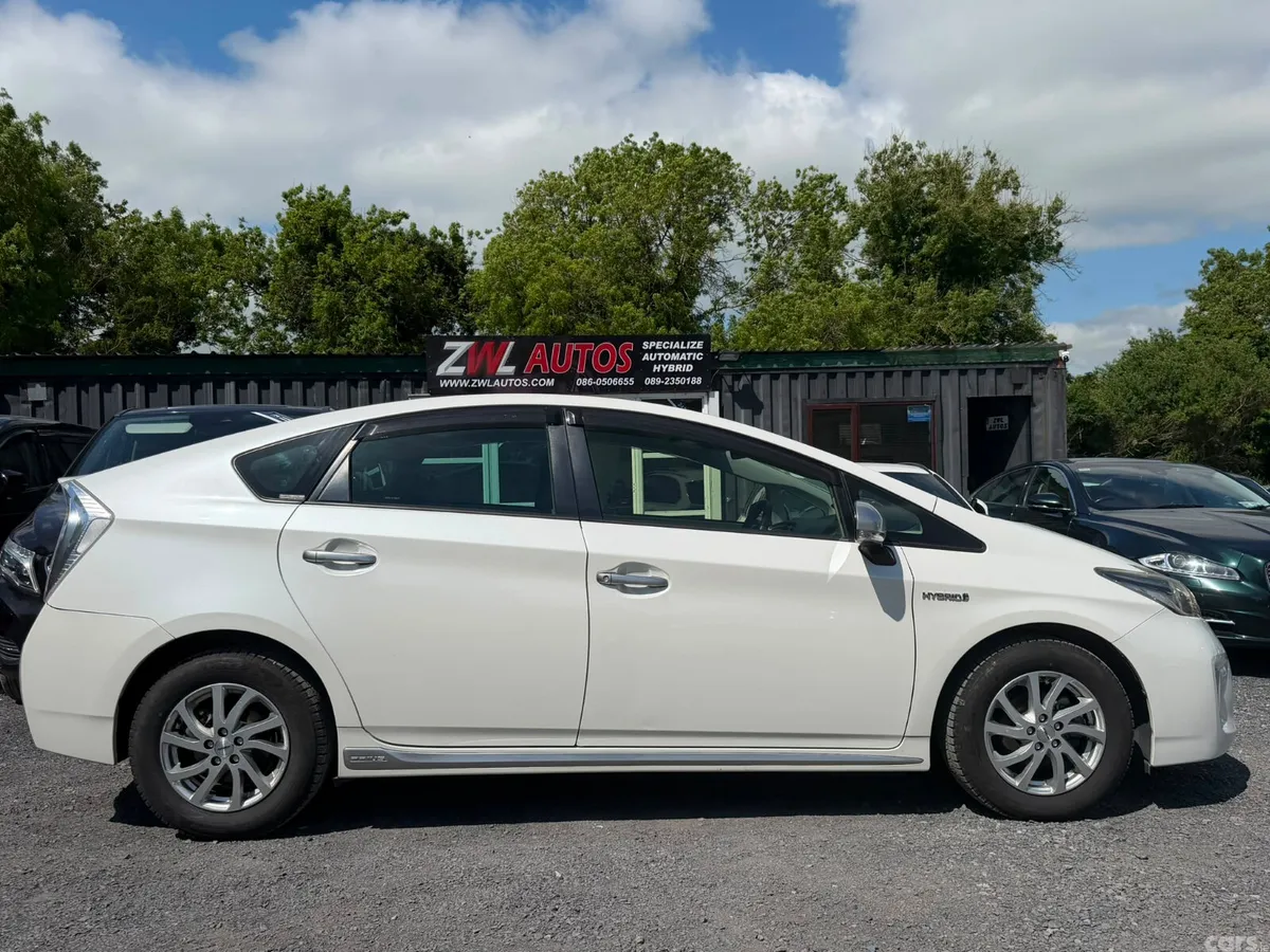 Toyota Prius Hatchback, Petrol Hybrid, 2014, White