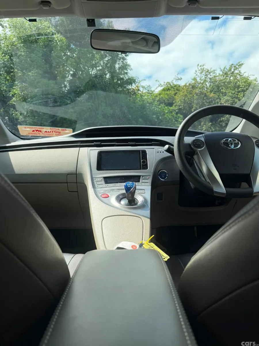 Toyota Prius Hatchback, Petrol Hybrid, 2014, White