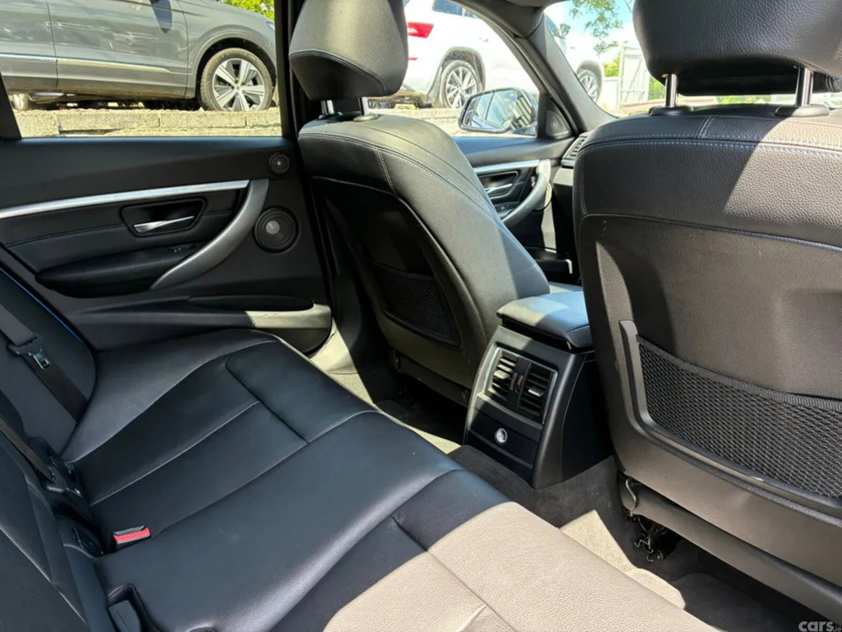 BMW 3-Series Estate, Diesel, 2018, Blue